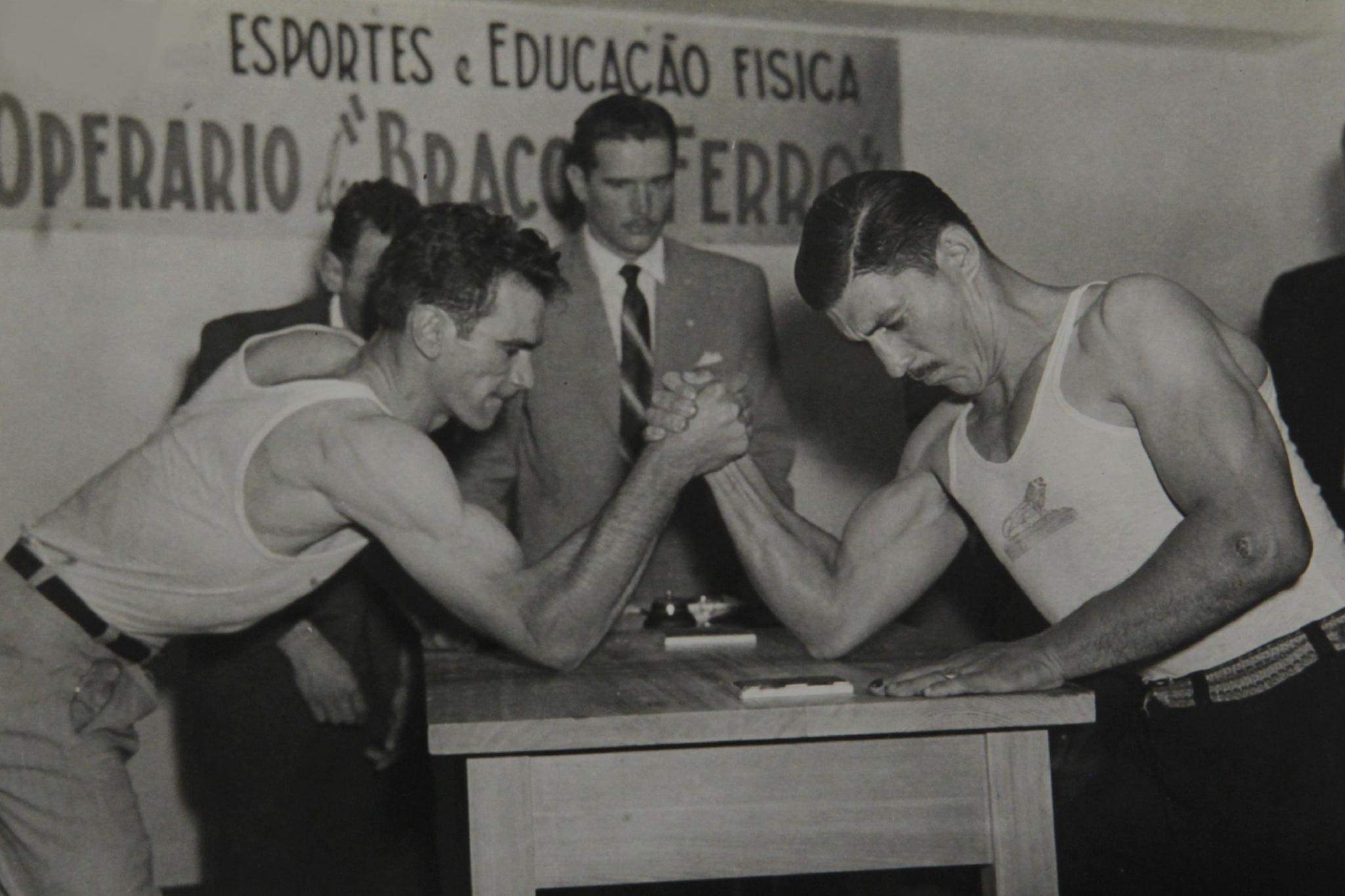 Torneiro Operário de Braço de Ferro na década de 1950